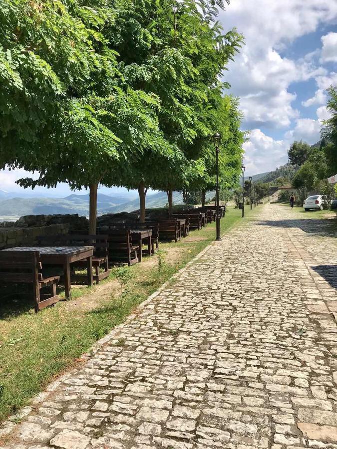 Guest House Iljesa Берат Экстерьер фото