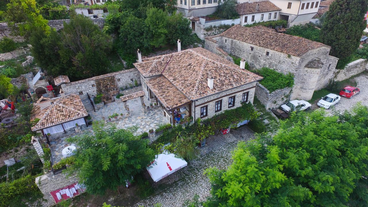 Guest House Iljesa Берат Экстерьер фото