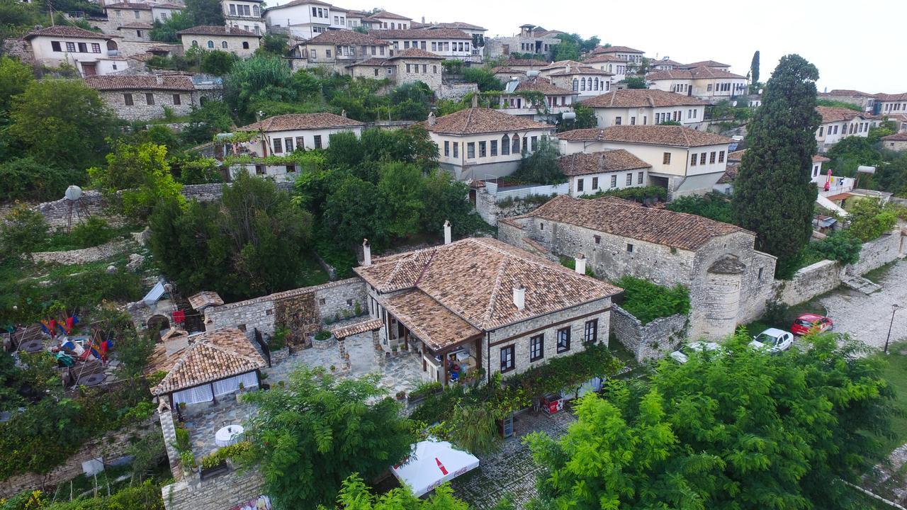 Guest House Iljesa Берат Экстерьер фото