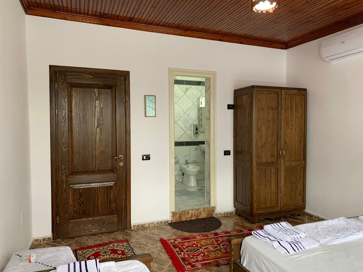Guest House Iljesa Берат Экстерьер фото